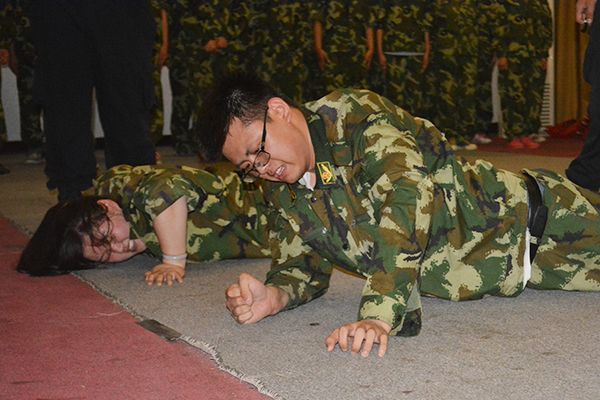 领袖风采--室内拓展游戏