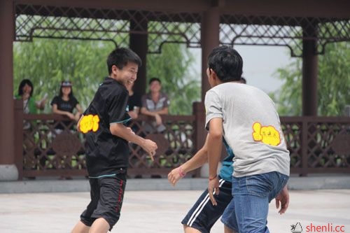 撕名牌(户外拓展项目)