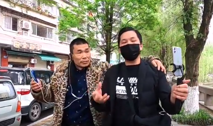 重庆网红周滚龙,奇葩龙!