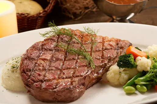 自己煎了一块牛排